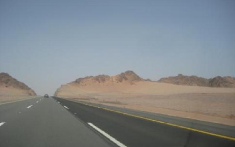 وفاة سعوديين بحادث تدهور على الطريق الصحراوي