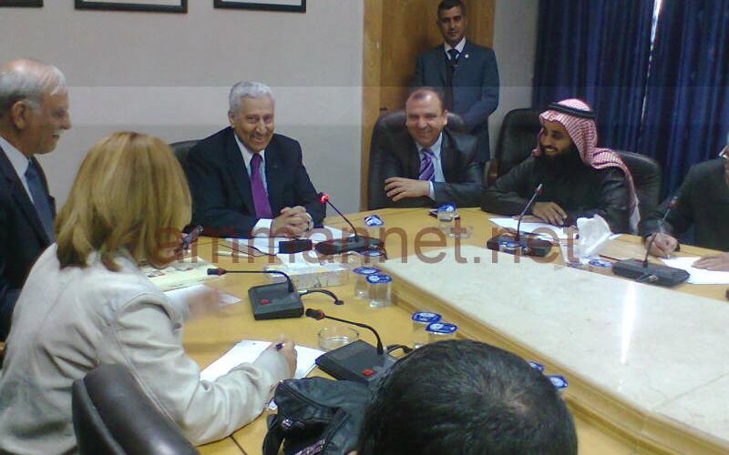 النسور يلتقي النواب المستقلين في ختام مشاوراته النيابية 