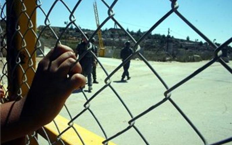 أسرى سجن نفحة يضربون عن الطعام