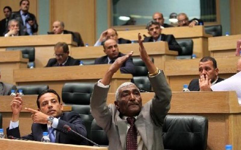 الوسط الإسلامي والتجمع الديمقراطي النيابيتان تتجهان لحجب الثقة