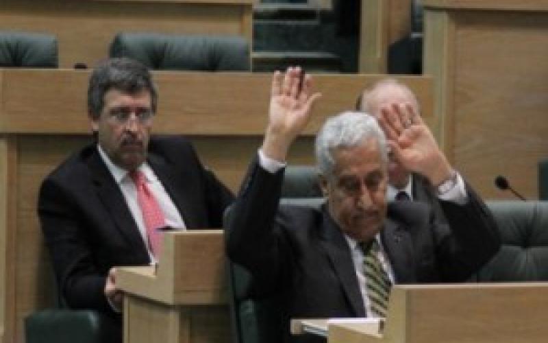 النسور يعتذر للنواب عن احداث جلسة الثقة: لا شكر لهم ولا بارك الله فيهم