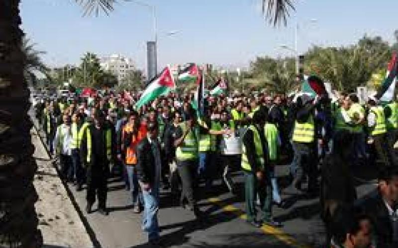 في عيد العمال: مطالب تتراكم والإضرابات مستمرة