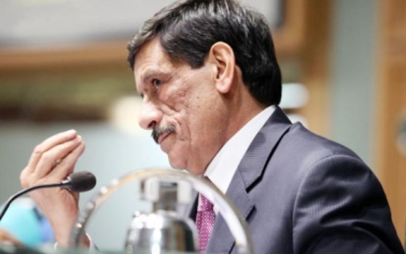 السرور يطالب بتزويد الإعلام بأسماء النواب المتغيبين