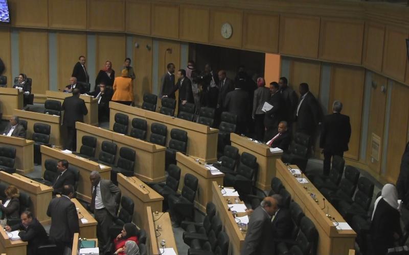 محيلان يغضب النواب بقوله: " لن افعل إلا ما يرضى الله"