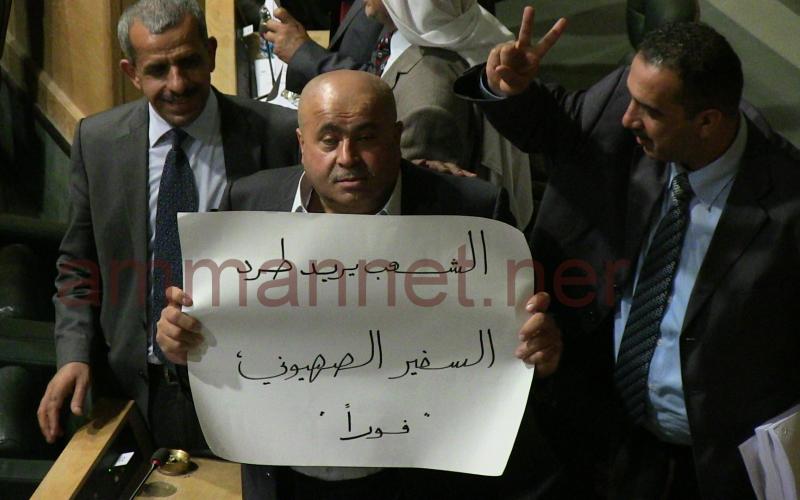 خليل عطية يطالب بطرد السفير الاسرائيلي في الاردن- عدسة غسان فرج