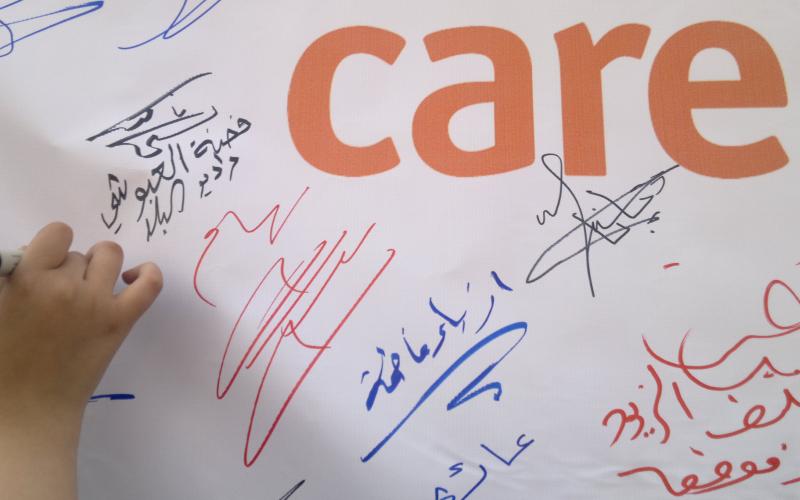 الزرقاء تشارك بمناهضة العنف ضد المرأة