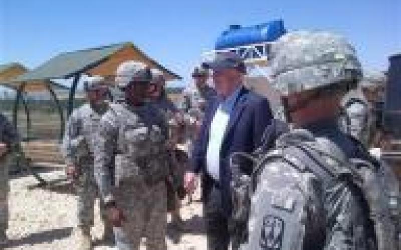 مكين يلتقي المعارضة في سورية