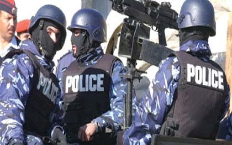 القاء القبض على أحد المتورطين في جريمة سطو على طريق معان