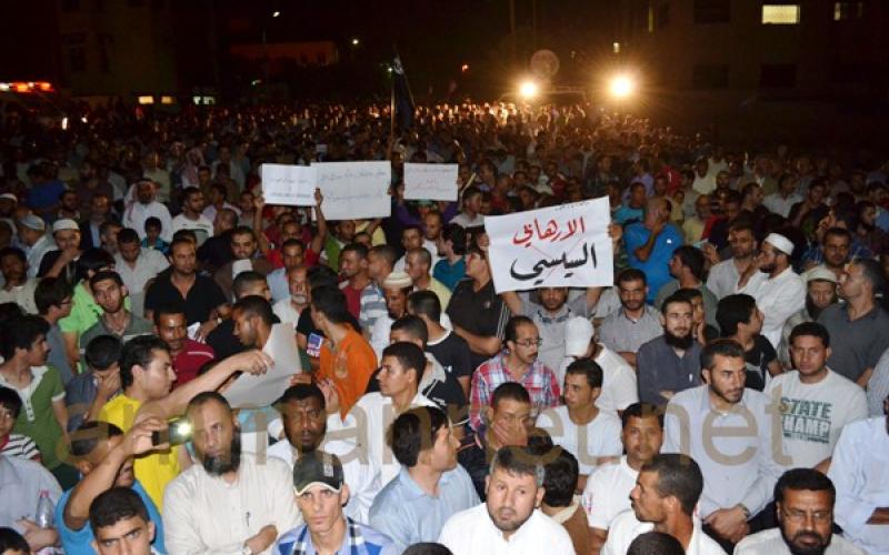 مؤيدون لـ"شرعية" مرسي أمام السفارة المصرية