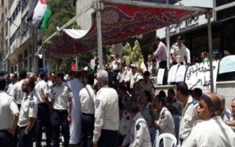 الأمن العام والدفاع المدني يشغلون مكان موظفي الجمارك المضربين