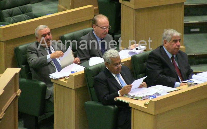 النواب يؤجلون مناقشة الثقة بالحكومة