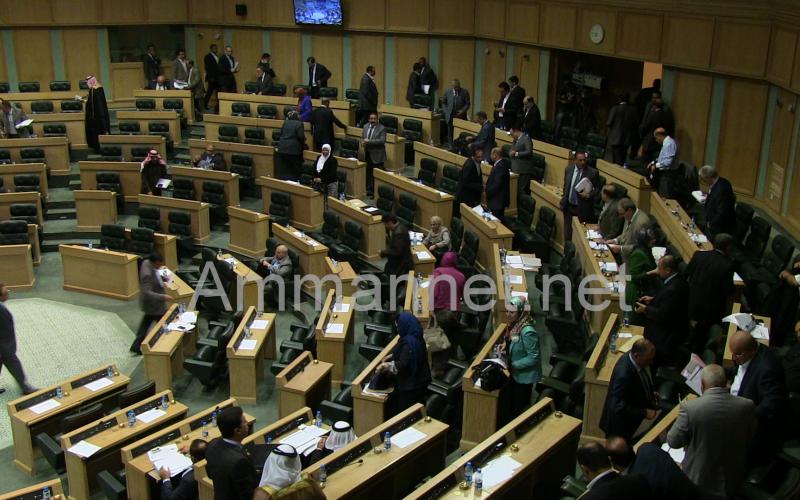 النواب يبقون على صندوق الضمان ويختلفون على تمثيل الحكومة (فيديو)