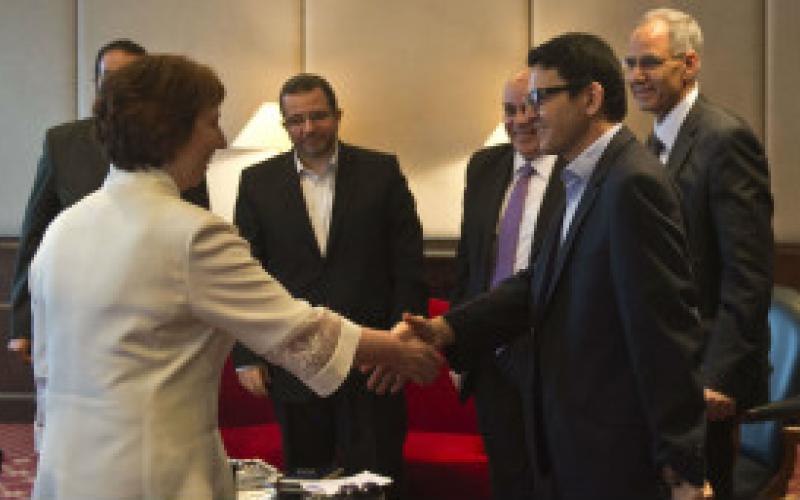 آشتون تجري مناقشات "صريحة للغاية" مع الرئيس المصري المعزول محمد مرسي في محبسه