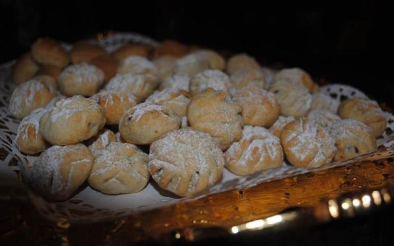 رغم الوضع الاقتصادي..الأردنيون لا يتخلون عن "معمول" العيد