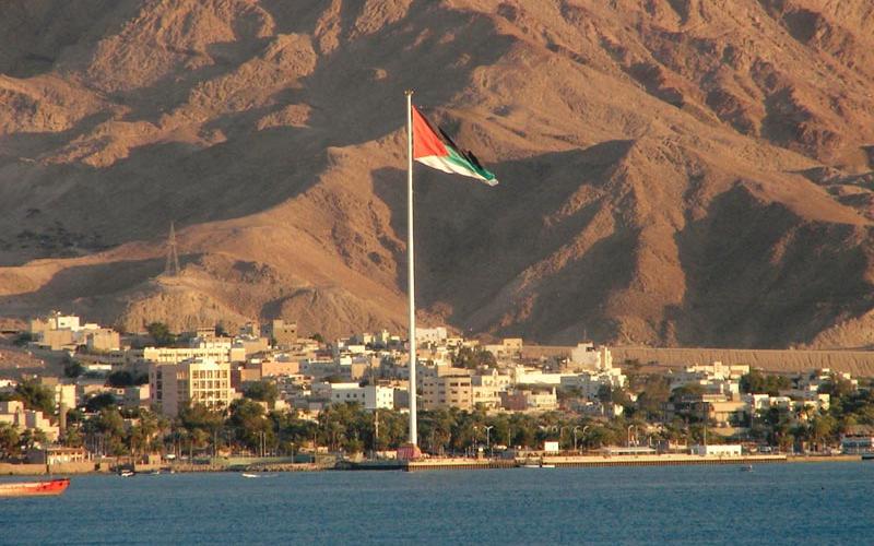 إعادة إسرائيليين دخلا العقبة بالخطأ