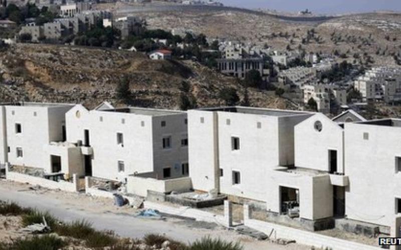 كيري يقول إن بناء مستوطنات جديدة لن يعرقل مفاوضات السلام