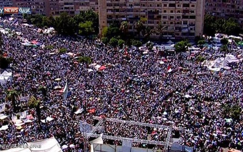 الشرطة المصرية تفض اعتصامي رابعة والنهضة وسقوط قتلى وجرحى