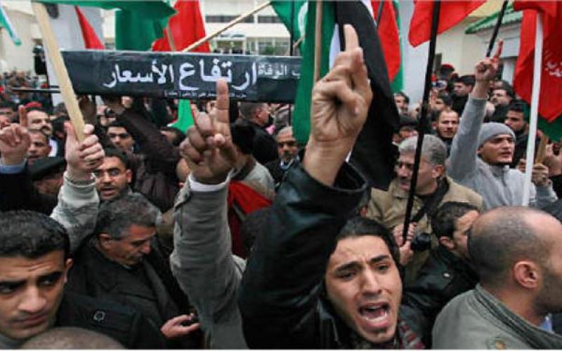 قطاعات صناعية وتجارية تتجه للتصعيد بعد رفع الكهرباء