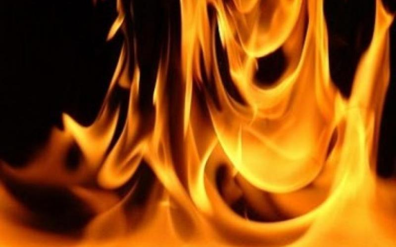 سحاب: وفاة طفل وإصابة شخصين إثر حريق منزل