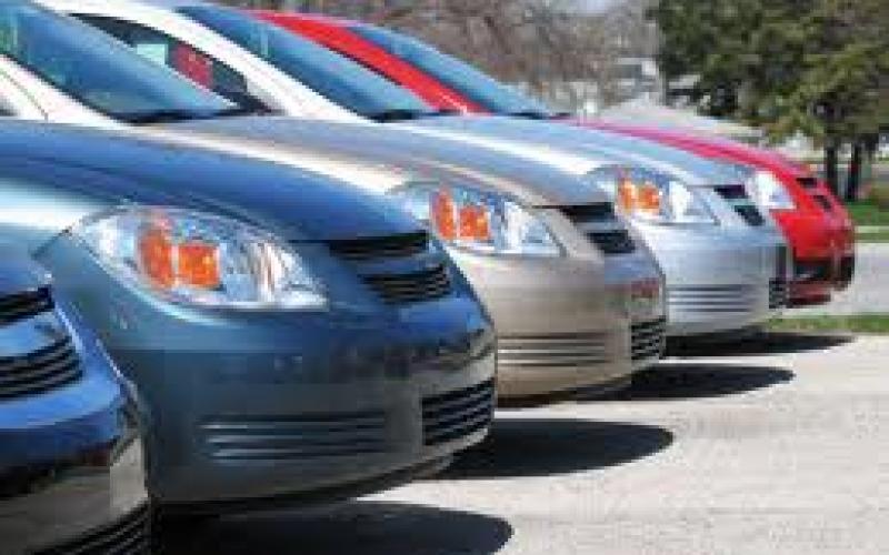 "النقل البري" تسحب تراخيص 16 مكتبا لتأجير السيارات السياحية