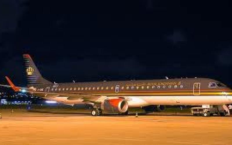 وصول طائرة الملكية من طرابلس إلى مطار الملكة علياء