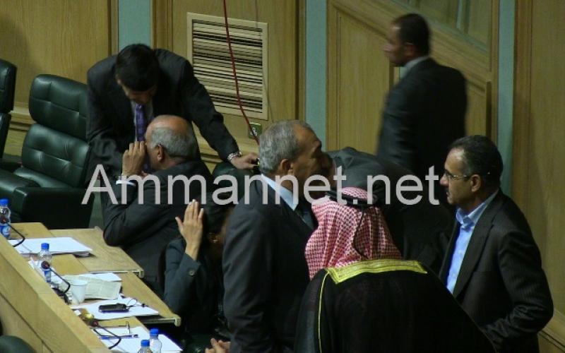 النسور في مواجهة هجوم نيابي يطالب بإسقاطه 