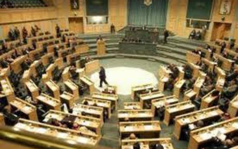 النواب يقر معدل الموازنة بعد هجوم على الحكومة والنسور (فيديو)