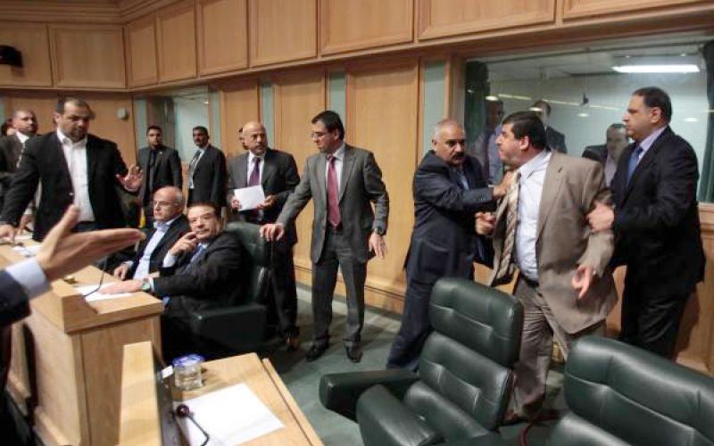 نوّاب ..تكسير ..تطبيش