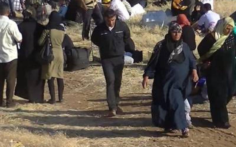 دخول 950 لاجئ سوري للأراضي الأردنية صباح الأحد