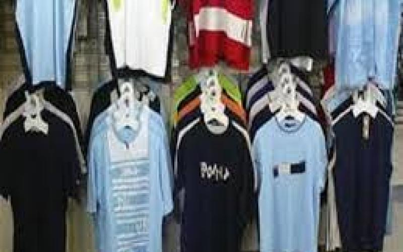 رفع جمارك الملابس المستودرة يفاجئ تجار الألبسة (صوت)