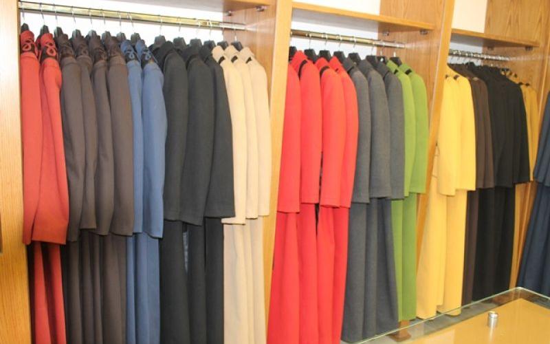 حماية المستهلك تطعن بقرار رفع الضرائب على الملابس والبطاقات