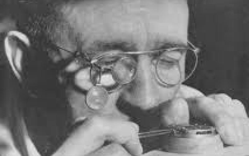 الأعمى والساعاتي