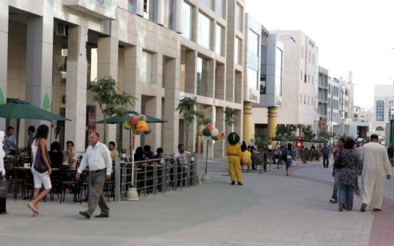 شارع الوكالات.. بين حركة السير وحقّ المشاة