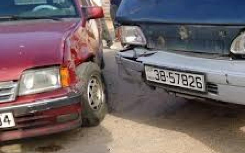 5 إصابات إثر تصادم 4 مركبات 