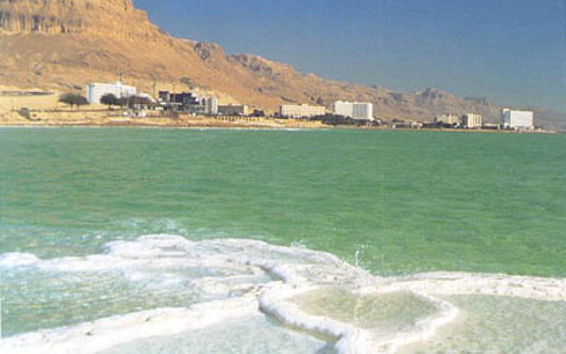 مفاوضات لتخفيض خدمات فنادق البحر الميت للأردني