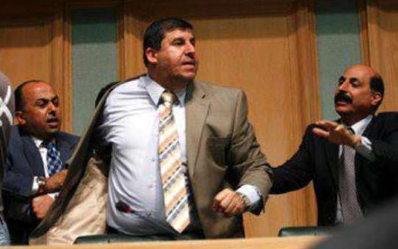 وقف محاكمة النائب السعود والإفراج عنه