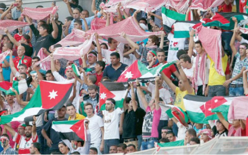 الأمن العام ينقل مشجعي المنتخب الى ستاد عمان