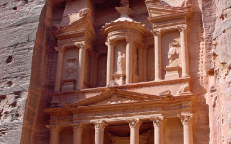"التربية" تعدل اسم البتراء في المناهج