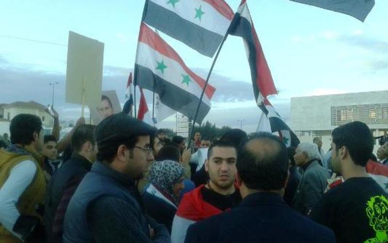 اعتصام مؤيد للنظام السوري أمام السفارة السورية