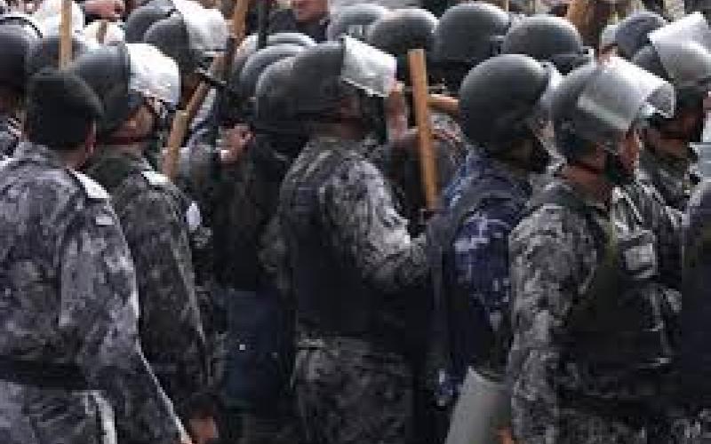 قوات الدرك تعيد فتح طريق يرقا-السلط