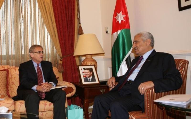 النسور: الظروف الجوية تزيد معاناة اللاجئين السوريين في الزعتري