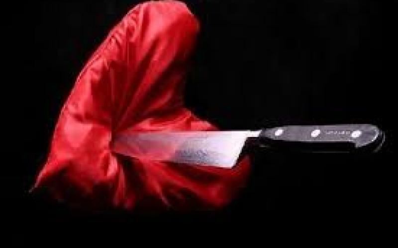 زوج يقتل زوجته طعناً