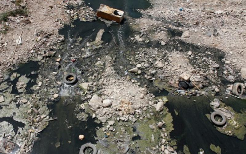 دعوات الى قانون يلزم المصانع بدفع ثمن تلويثها للزرقاء