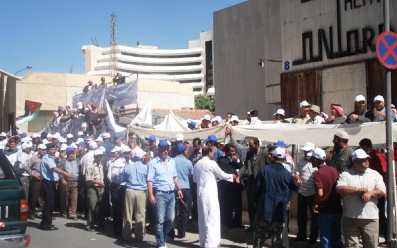 العاملون في الفوسفات يرفضون اتفاق الإدارة