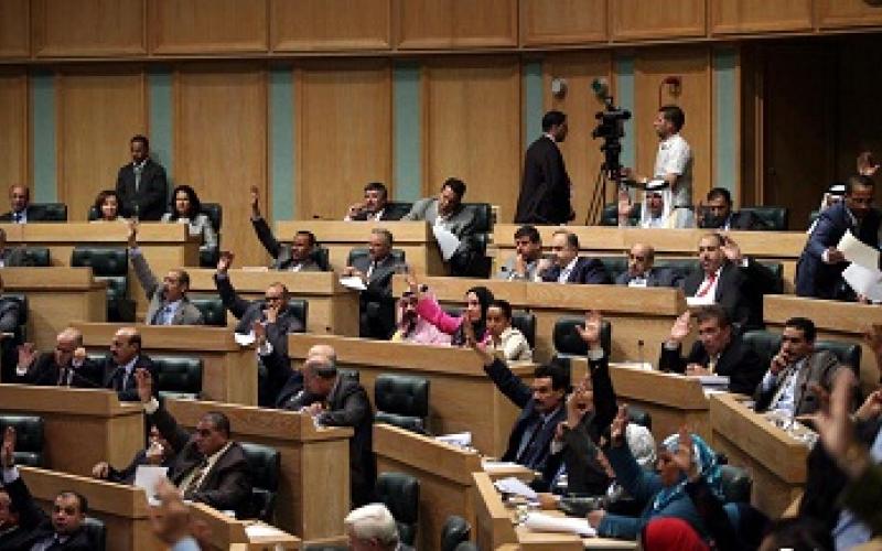 انتقادات نيابية لغياب خطط معالجة الفقر عن الموازنة والشوبكي يعلن الحجب