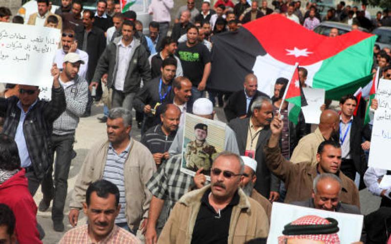 "عمال الكهرباء" تستنكر الاعتداء على كوادرها