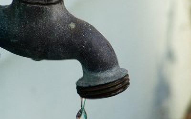 العالوك: عطش مزمن وشبكة مهترئة..و"المياه" تعد بحلول قريبة