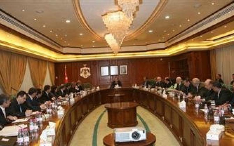 الحكومة تزيد مكافآت المشاركين بالتوجيهي