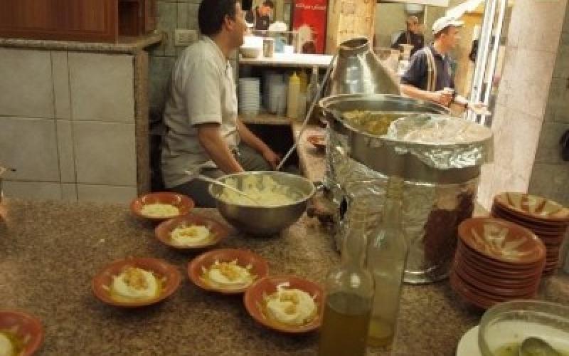 تخفيض أسعار وجبات المطاعم الشعبية