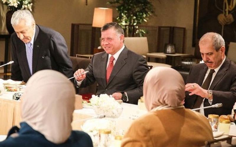 الملك: يناقش "الكوتا" وقانون الانتخابات مع سيدات النواب 